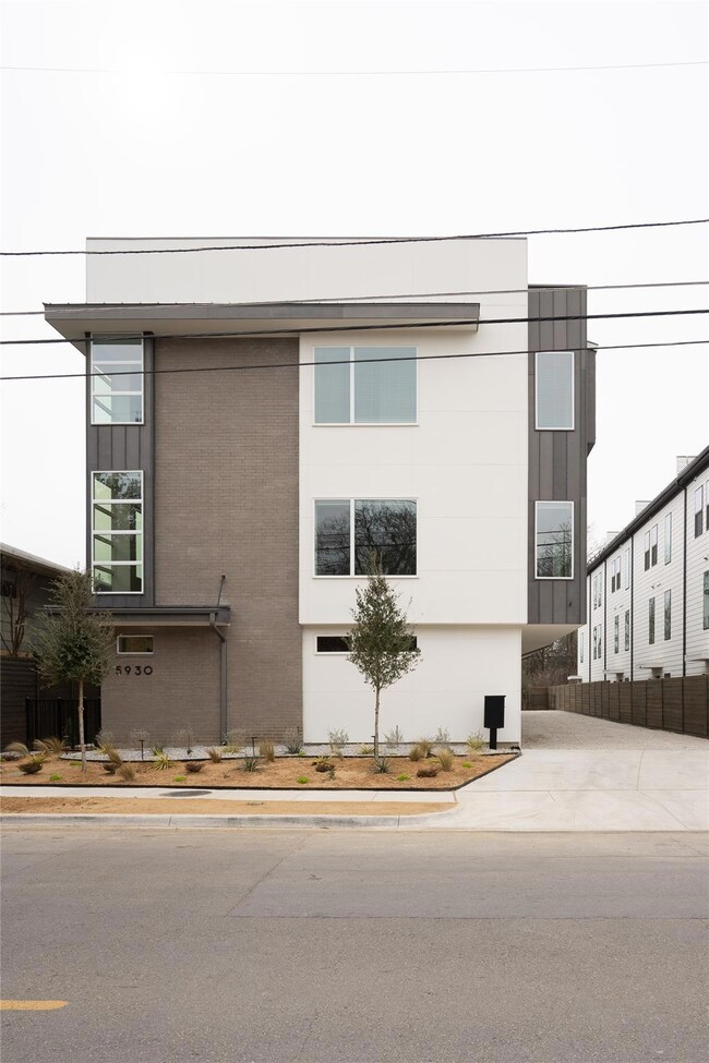 5930 Ross Ave unit 103, Dallas, TX 75206 - photo 2