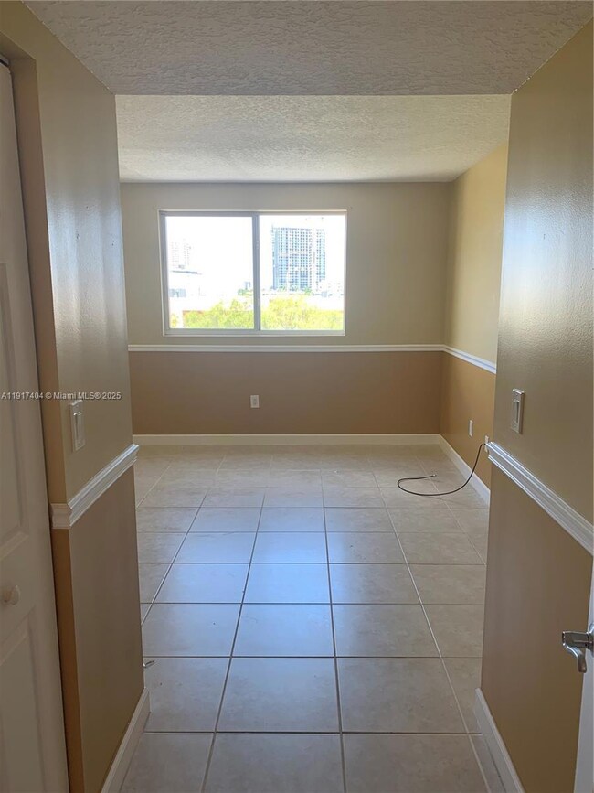 201 Golden Isles Dr unit 510, Hallandale Beach, FL 33009 - photo 5
