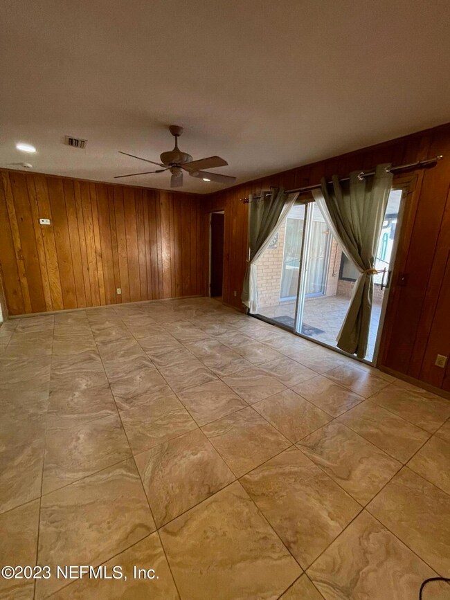 1042 Jamaica Rd E, Jacksonville, FL 32216 - photo 5
