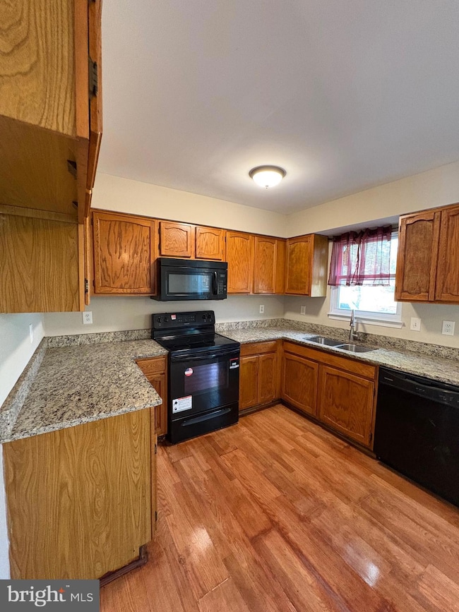 7 Valley Bend Ct, Germantown, MD 20876 - photo 3