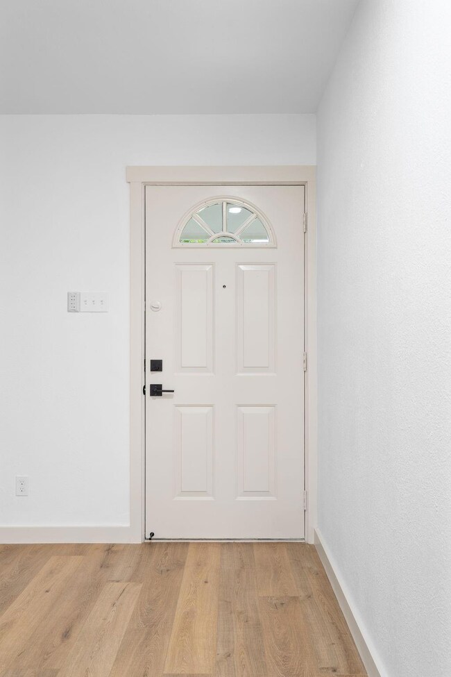 1009 Calcutta St, Hurst, TX 76053 - photo 6