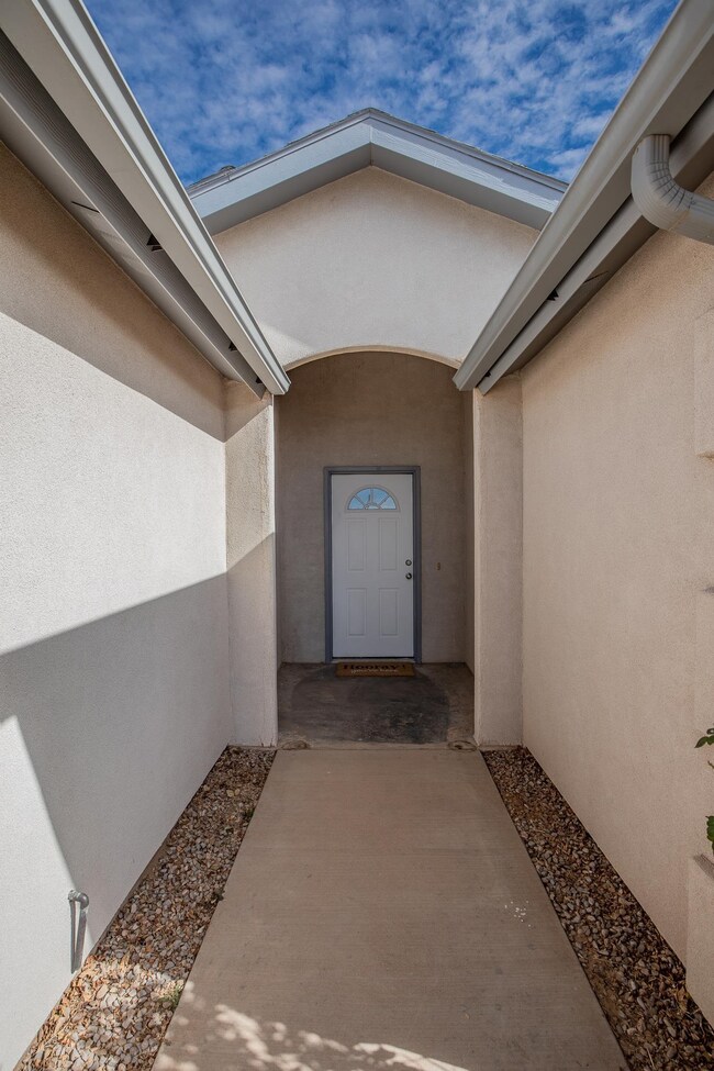 922 Larkspur Ave, Alamogordo, NM 88310 - photo 2