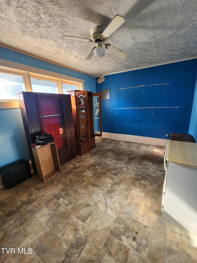 8506 Hickory St, Pound, VA 24279 - photo 4