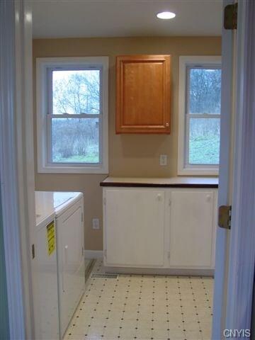 Expansive 1st floor laundry - pantry.