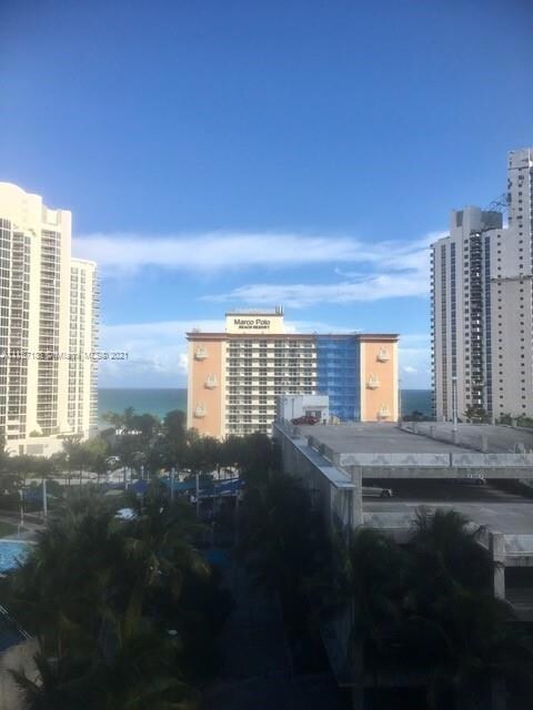 Direct view of the ocean in front of you