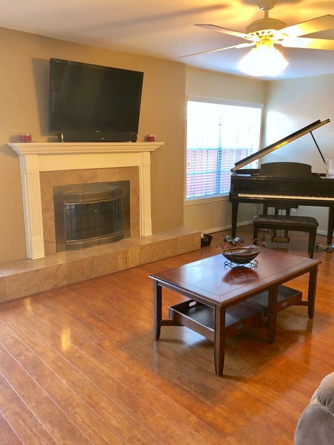 1683 W Sam Houston Pkwy S, Houston, TX 77042 - photo 5