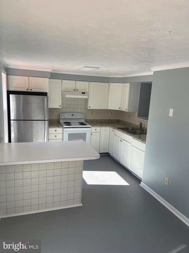 7853 Paddock Way, Windsor Mill, MD 21244 - photo 3