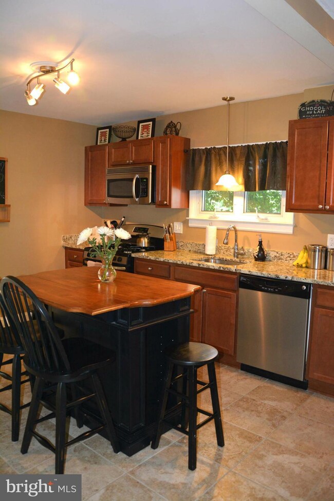 8732 Oakleigh Rd, Parkville, MD 21234 - photo 3