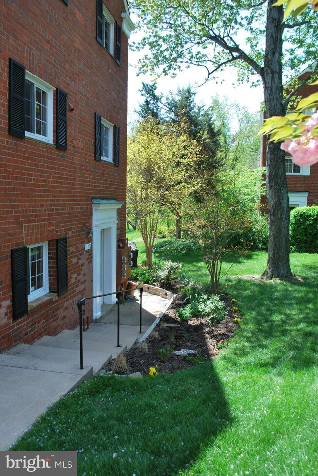 1770 Preston Rd unit 823, Alexandria, VA 22302 - photo 3