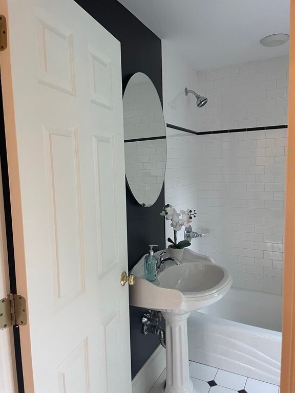 8 Leland St unit 2, Somerville, MA 02143 - photo 4