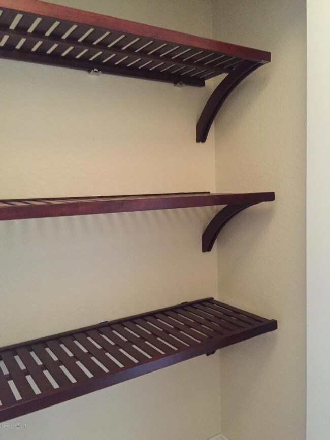 3 Hallway closet (2)