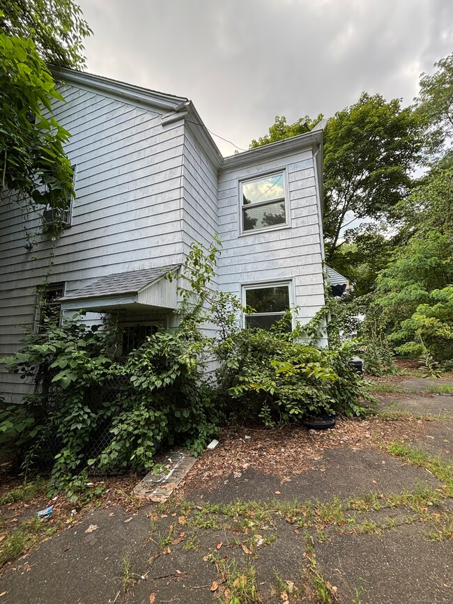 563 Sherman Pkwy, New Haven, CT 06511 - photo 5