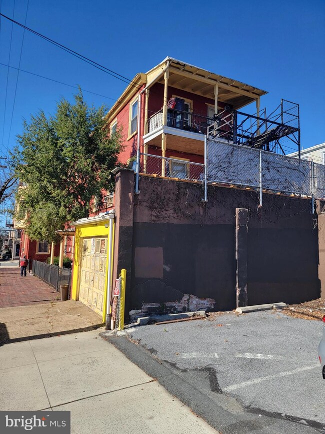 247 S 5th St, Reading, PA 19602 - photo 5