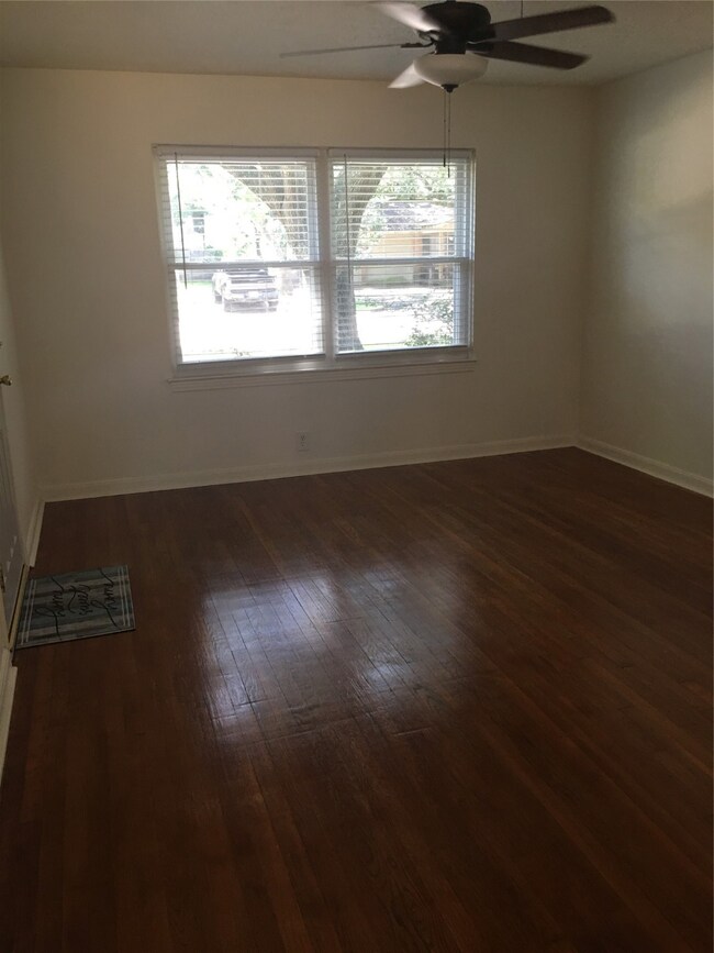 722 Dezso Dr, Alvin, TX 77511 - photo 5