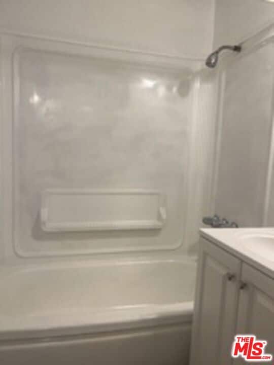 1215 S Ardmore Ave, Los Angeles, CA 90006 - photo 5