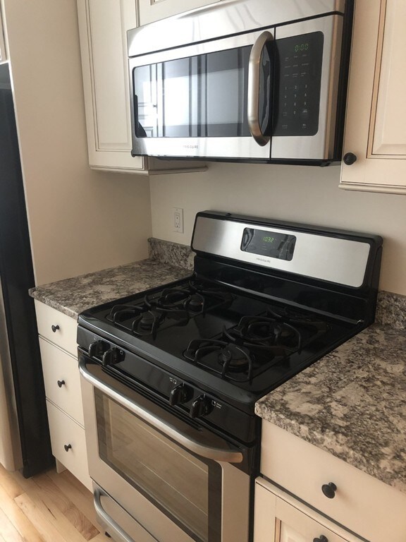 23 Clark St unit 3, Boston, MA 02109 - photo 3