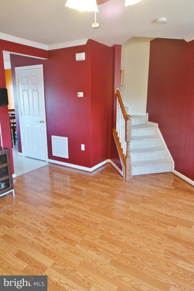 205 Hupps Hill Ct, Strasburg, VA 22657 - photo 6