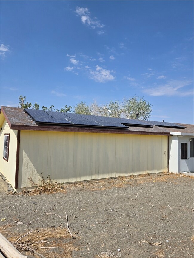 12285 Golden View Rd, Pinon Hills, CA 92372 - photo 4