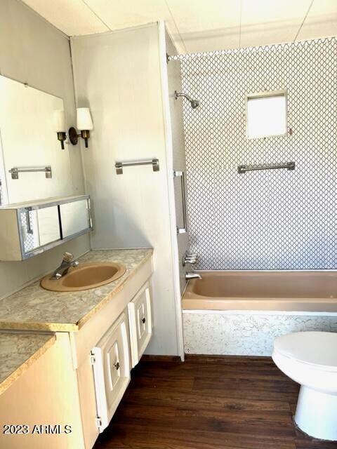 BATHROOM 70