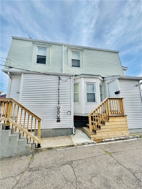 28 Slater St, Pawtucket, RI 02860 - photo 2