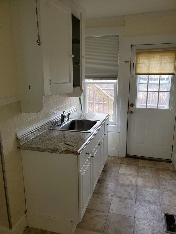 68 Nahant Ave unit 1, Dorchester, MA 02122 - photo 4