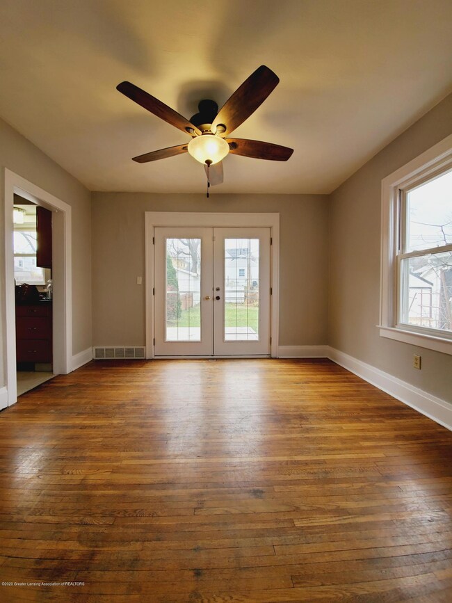 1504 Corbett St Lansing - Dining Room