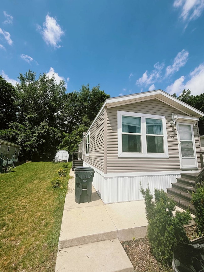 3566 W Wembley Ln, Kalamazoo, MI 49009 - photo 2