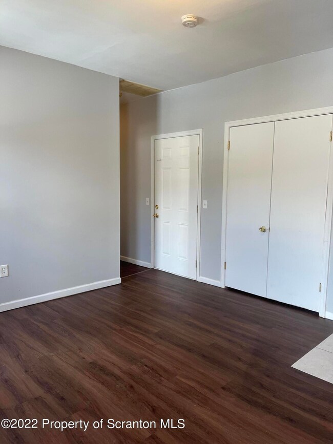 108 E Market Apt 5 St, Scranton, PA 18508 - photo 6