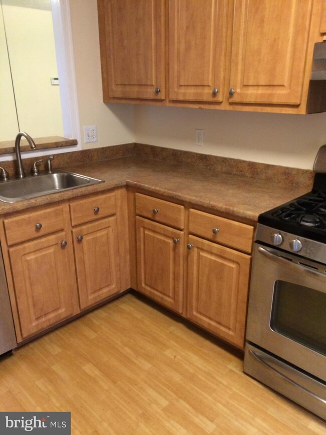 2223 Hunters Run Dr unit 2223, Reston, VA 20191 - photo 6