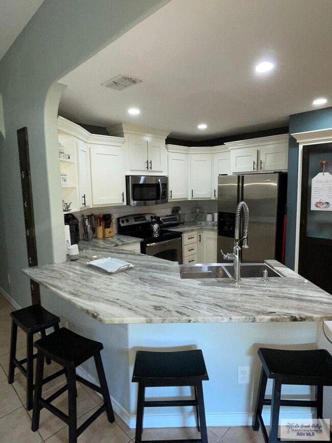 1906 Tomatillo Dr, Weslaco, TX 78596 - photo 6