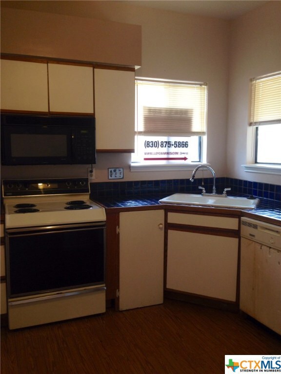 310 Pat Garrison St unit B6, San Marcos, TX 78666 - photo 4