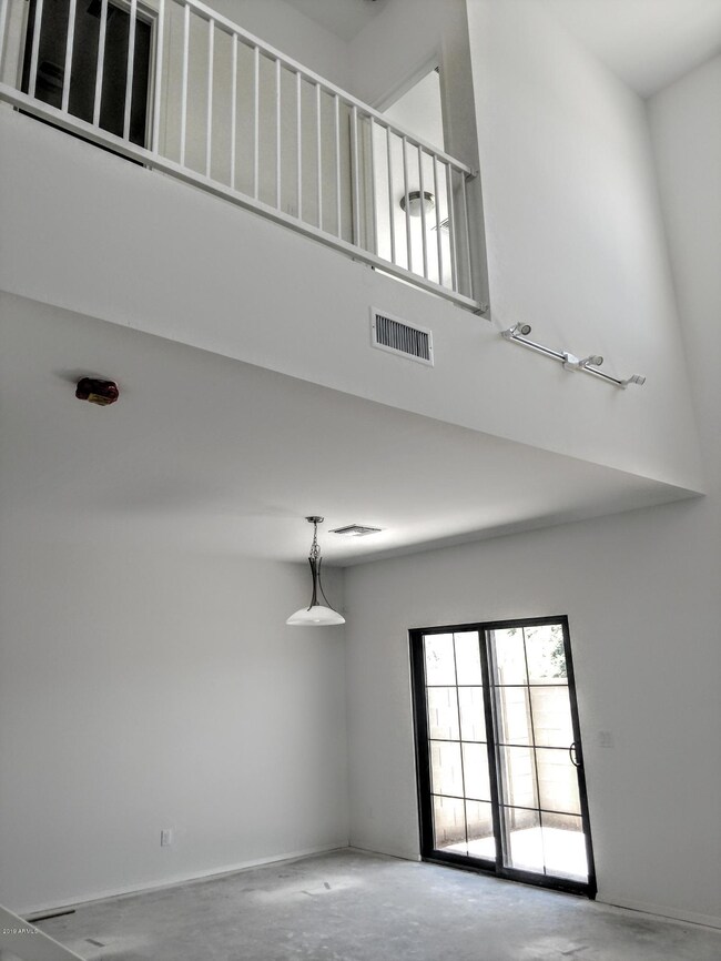 20 ' CEILING