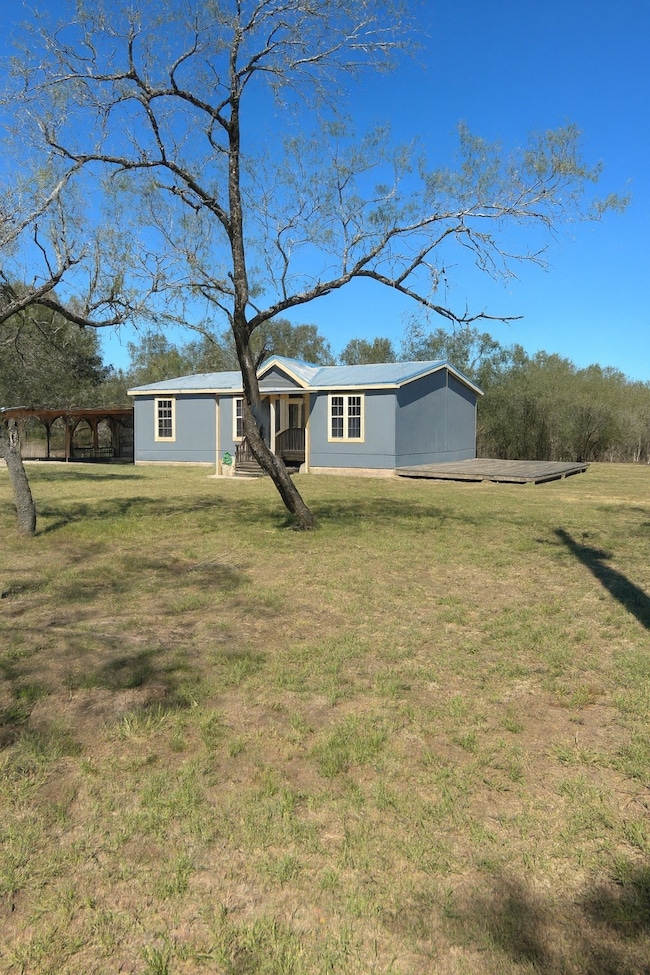 149 High Meadows Dr, Gonzales, TX 78629 - photo 3