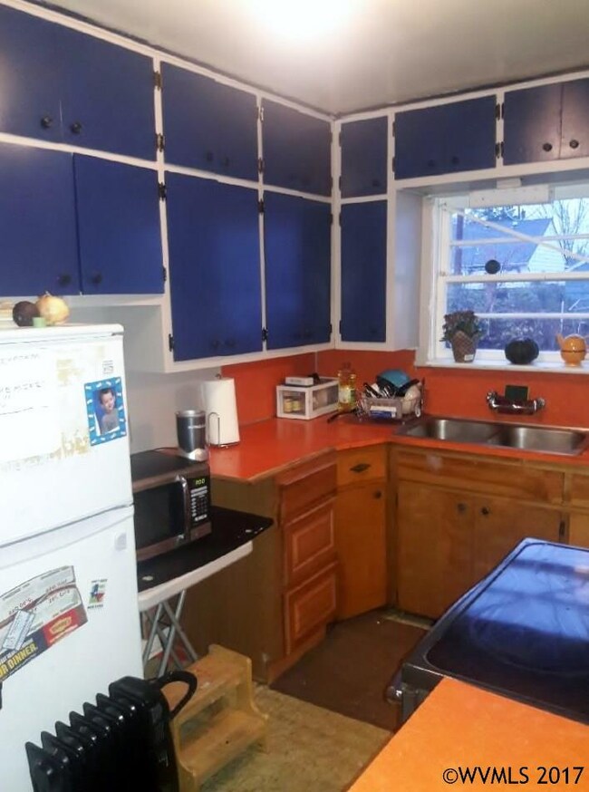 1029 14th Ave SW, Albany, OR 97321 - photo 5