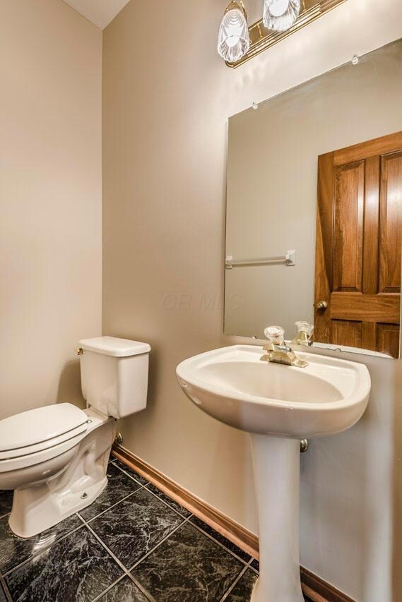 Entry Half Bath
