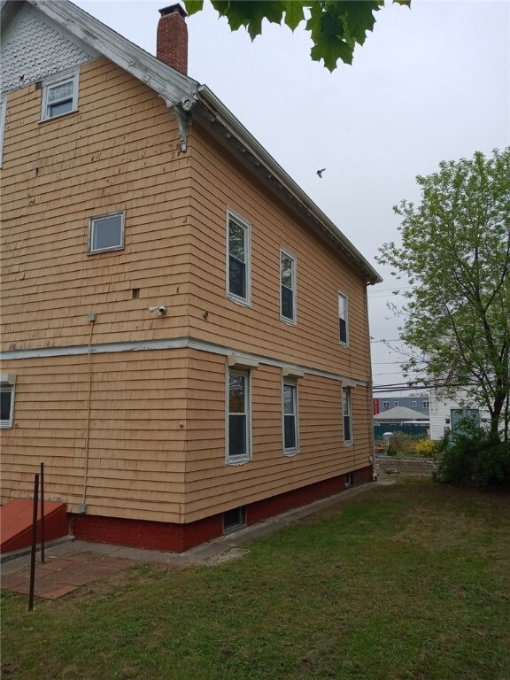 394 Weeden St, Pawtucket, RI 02860 - photo 4