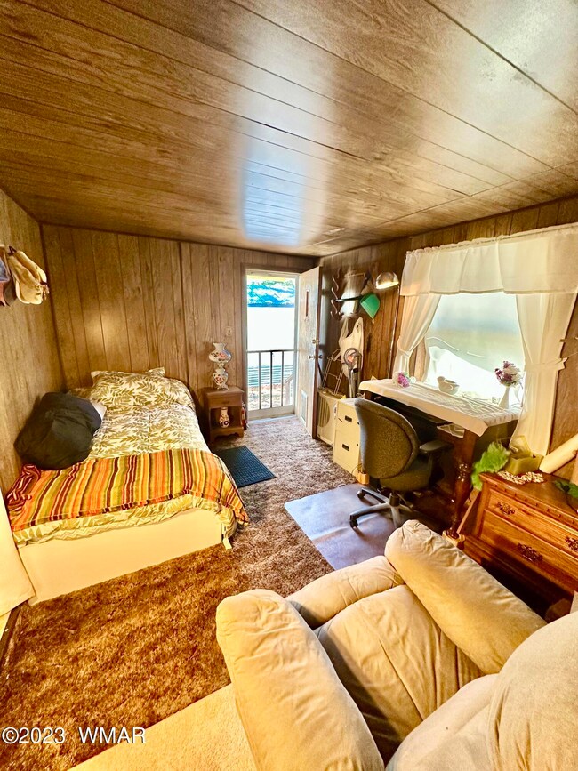 2nd bedroom/den