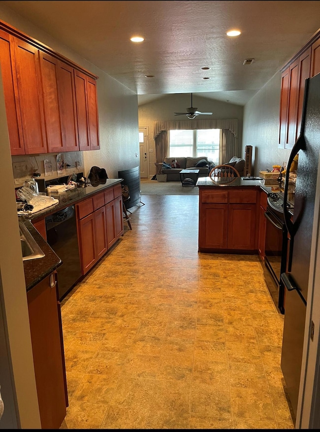 653 Blue Moon Dr, Central Point, OR 97502 - photo 6