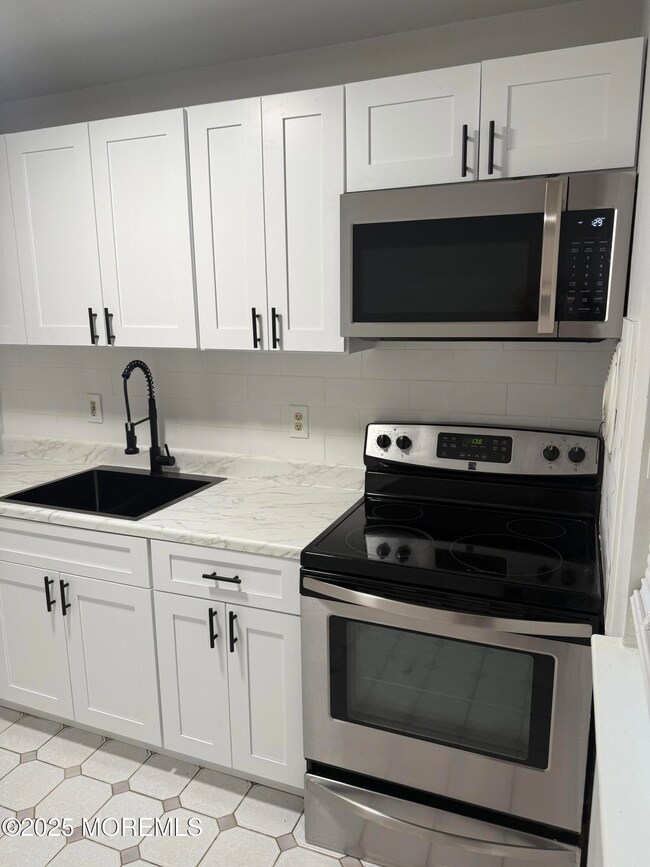 289 Main St unit C, Spotswood, NJ 08884 - photo 3