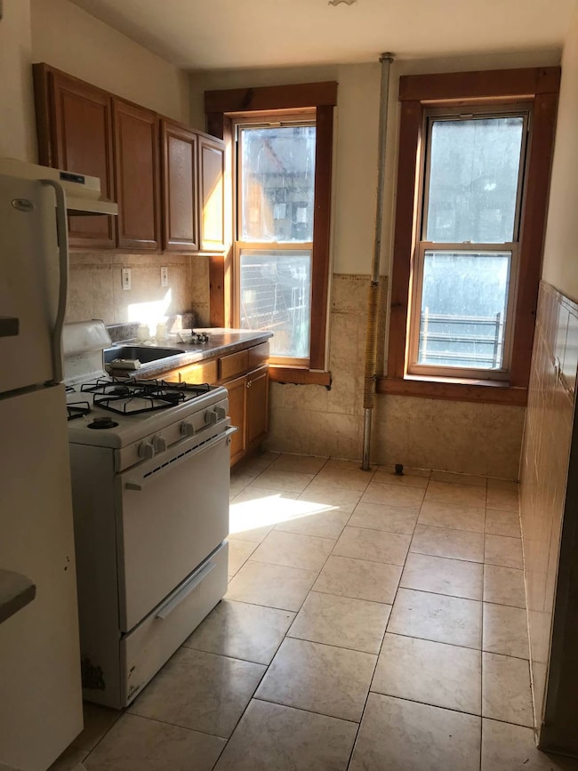 4125 52nd St, Flushing, NY 11377 - photo 2