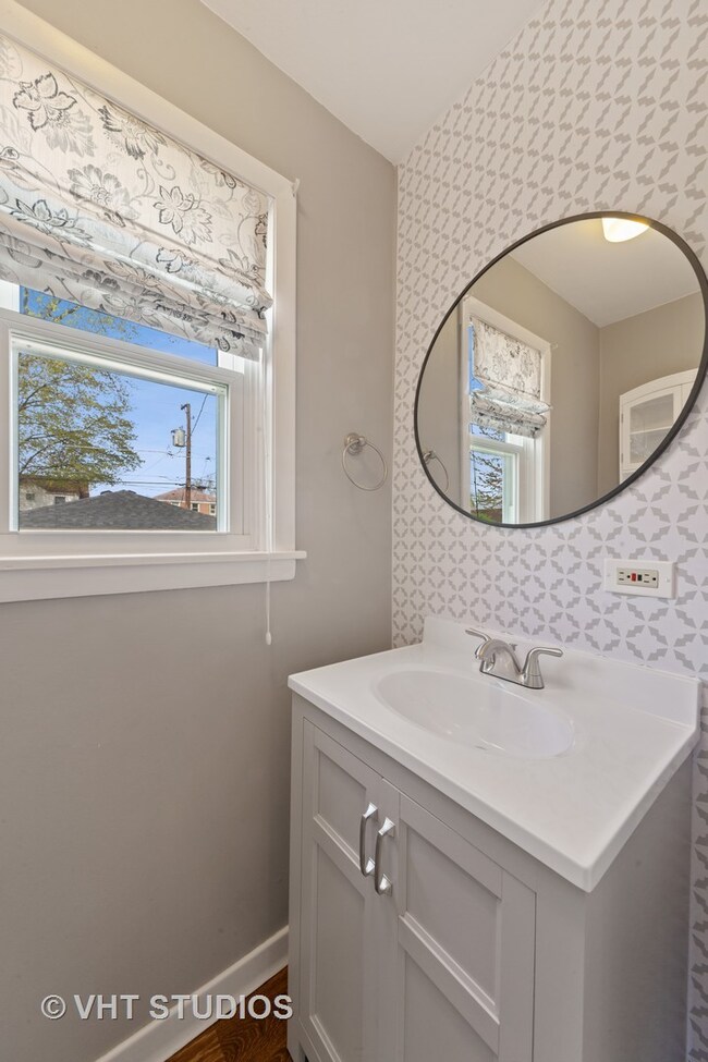 1426 Bristol Ave, Westchester, IL 60154 - photo 7