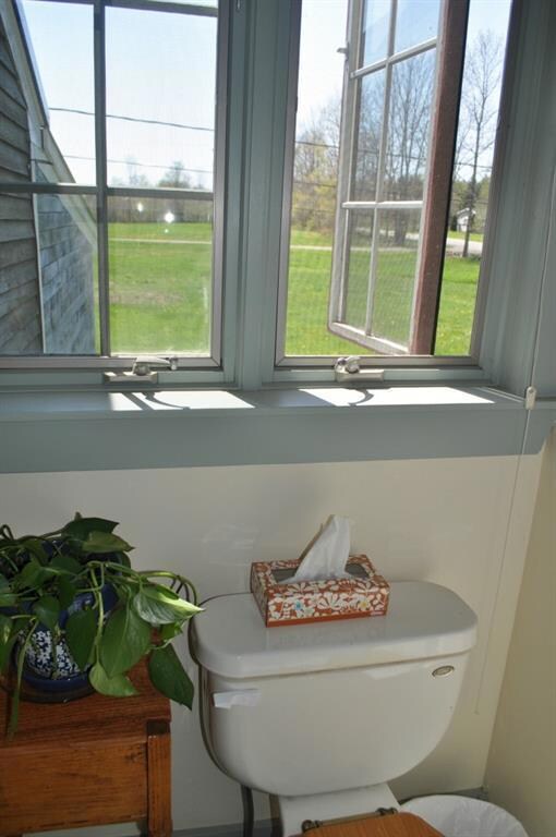 1st floor half bathroom