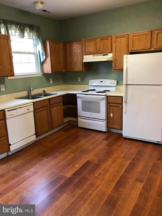 87 Guilford Place, Burlington, NJ 08016 - photo 2