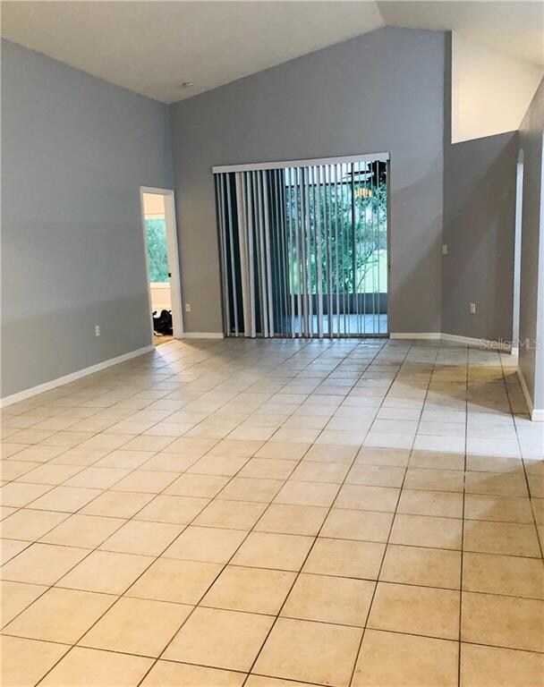 5230 Pond View Ct, Zephyrhills, FL 33541 - photo 4