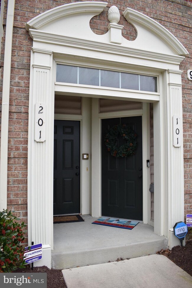 906 Hall Station Dr unit 101, Bowie, MD 20721 - photo 2