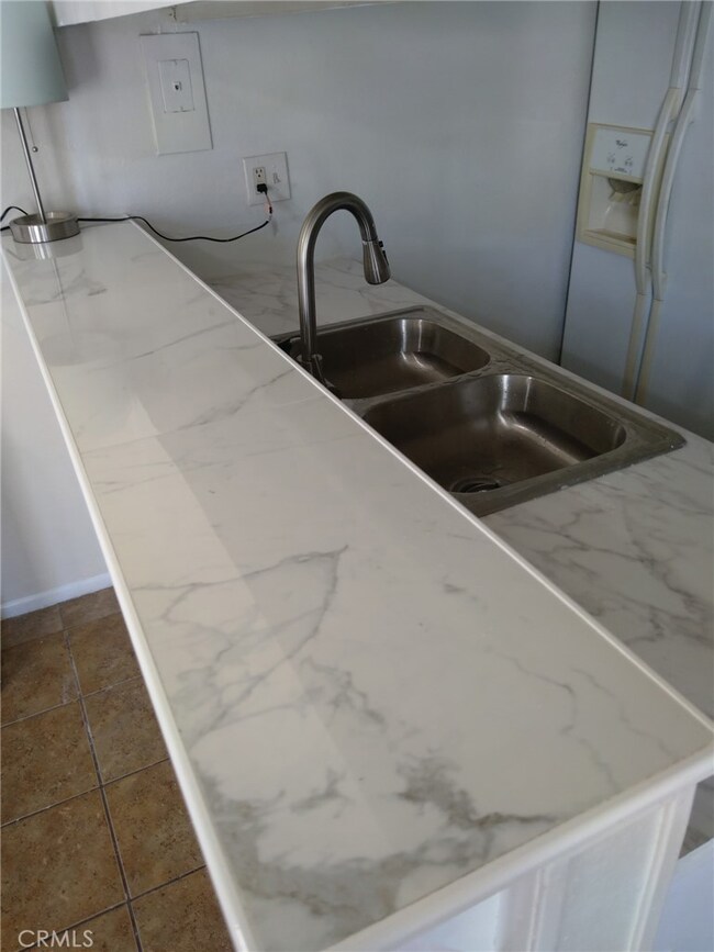 3425 Rainbow Ln, Highland, CA 92346 - photo 5