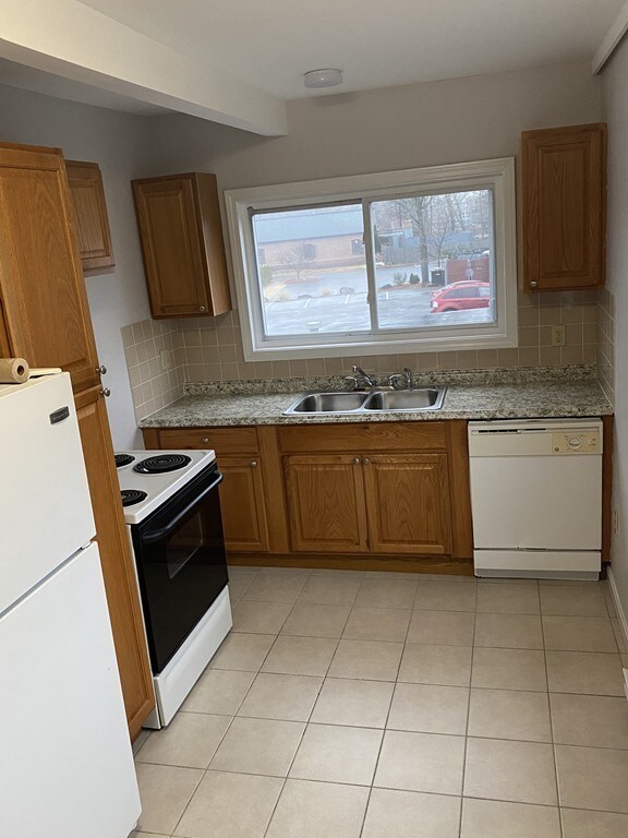 420 Boston Rd unit R, Billerica, MA 01821 - photo 6