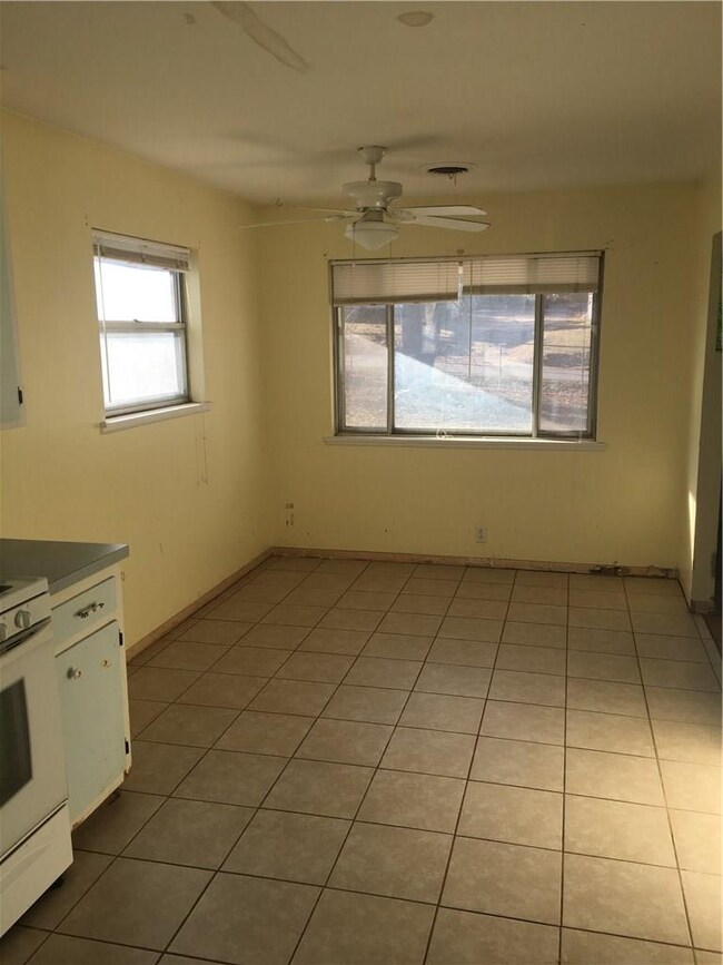 680 W County Line Rd, Springdale, AR 72764 - photo 7