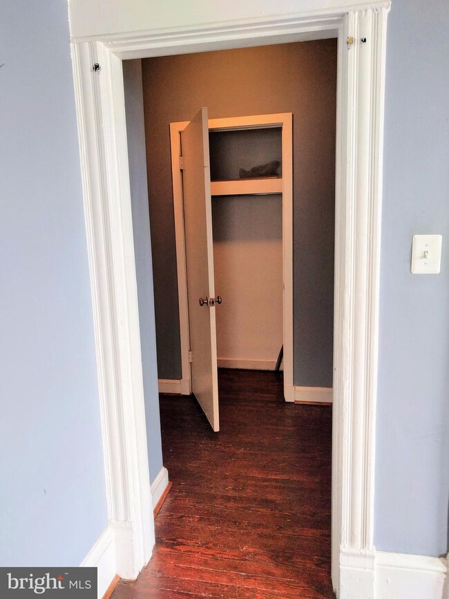 1300 35th St NW unit 2, Washington, DC 20007 - photo 6