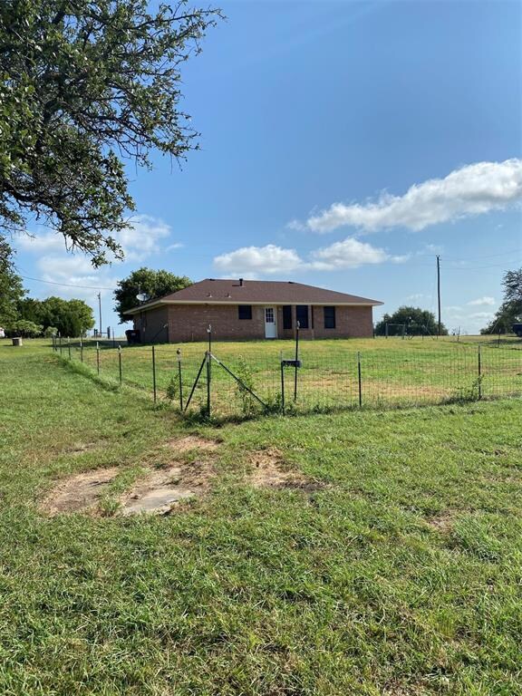 406 Mcfarland Ln, Weatherford, TX 76088 - photo 3